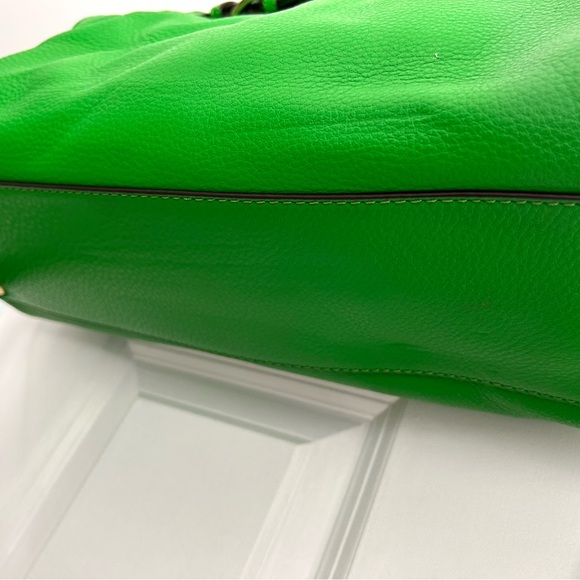 Michael Kors Green Leather purse handbag with shoulder strap and gold trim 14x10 - Picture 2 of 7